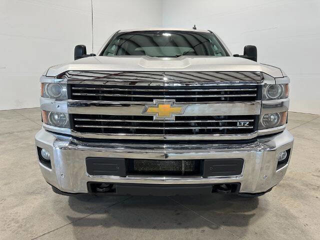 Used 2015 Chevrolet Silverado 2500 LTZ AWD/4WD image 3