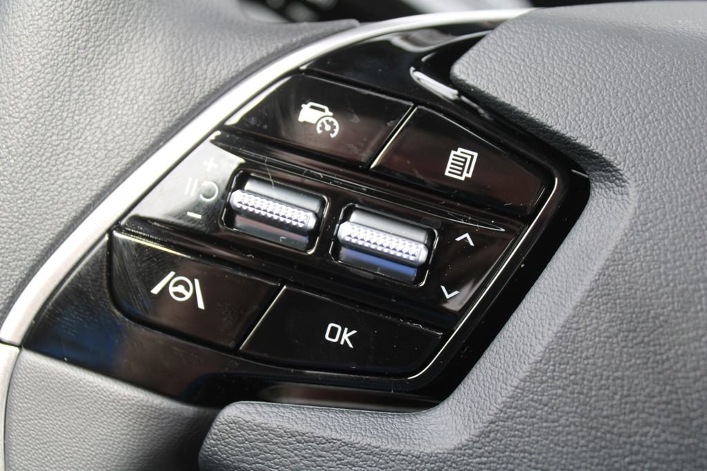New 2026 Kia Niro EX FWD image 25