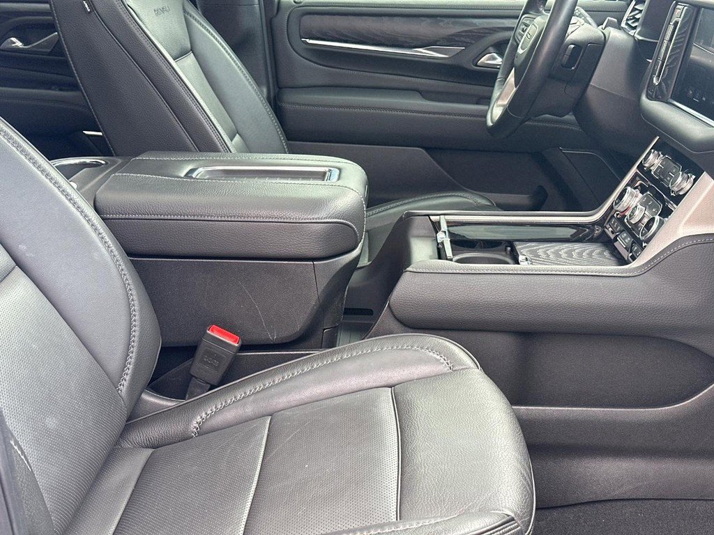 Used 2024 GMC Yukon XL Denali w/ Denali Reserve Package image 18