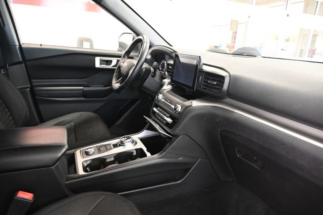 Used 2020 Ford Explorer XLT w/ Comfort Package AWD/4WD image 15