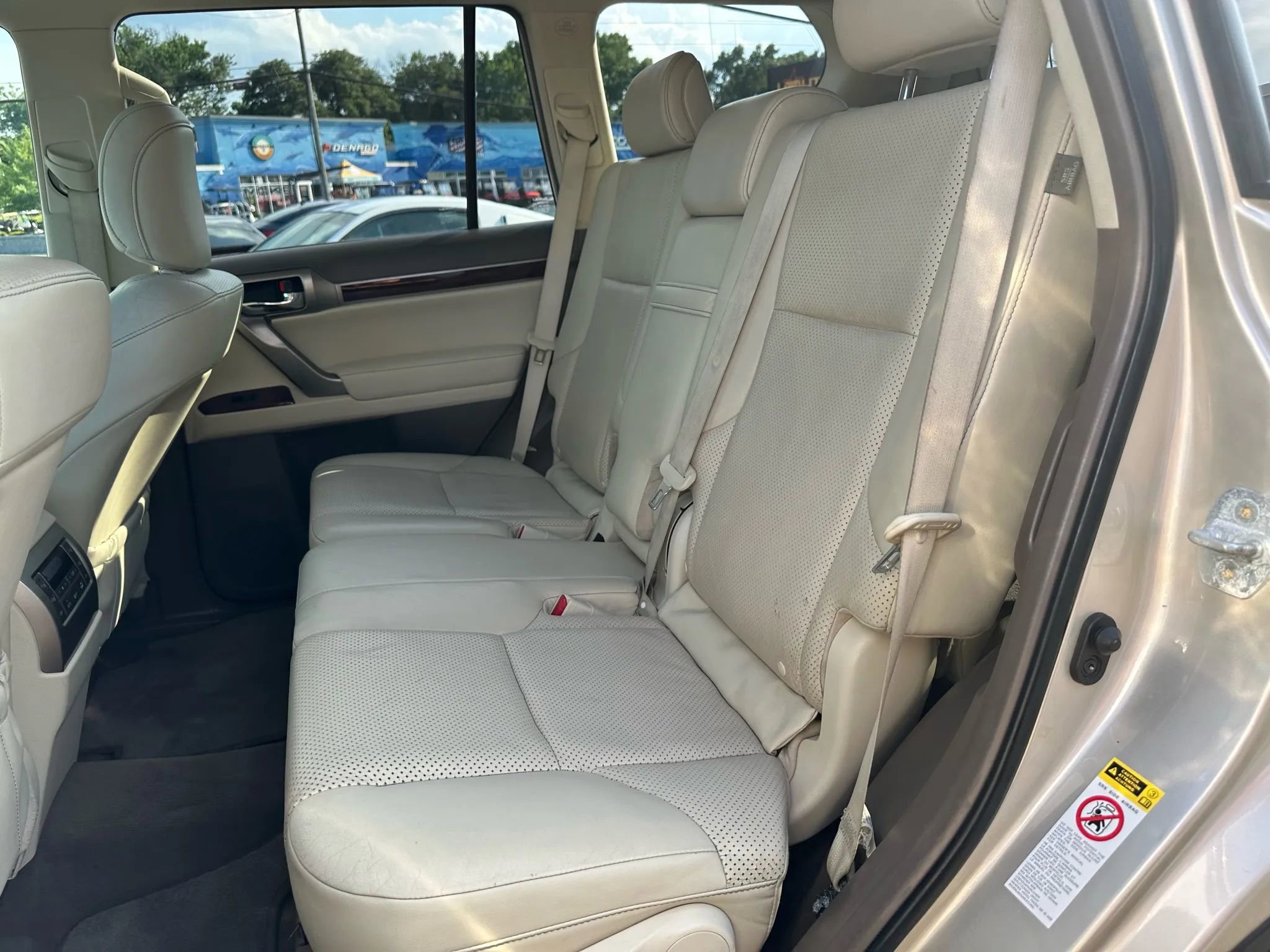 Used 2011 Lexus GX 460 image 17