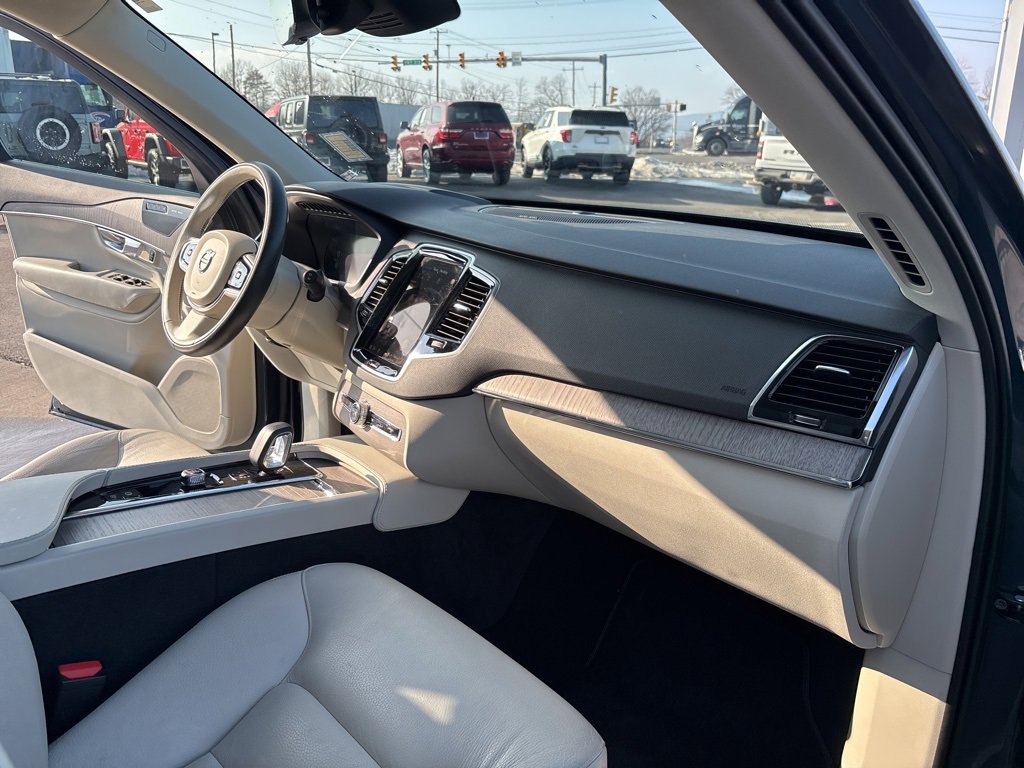 Certified 2023 Volvo XC90 B5 Plus image 36