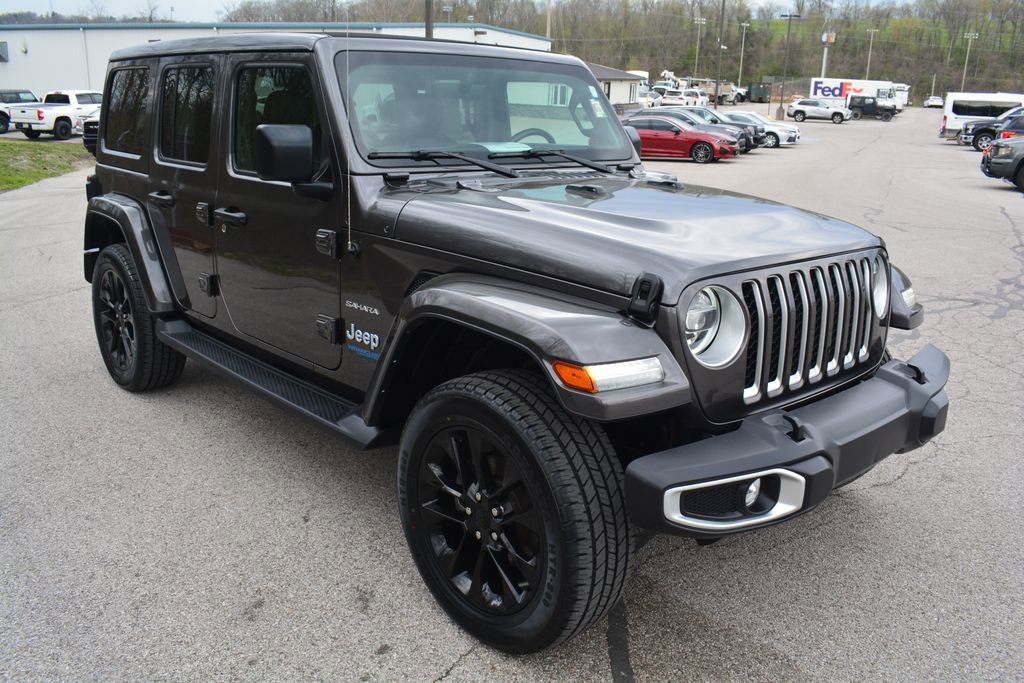 Used 2021 Jeep Wrangler Unlimited Sahara w/ Cold Weather Group AWD/4WD image 4