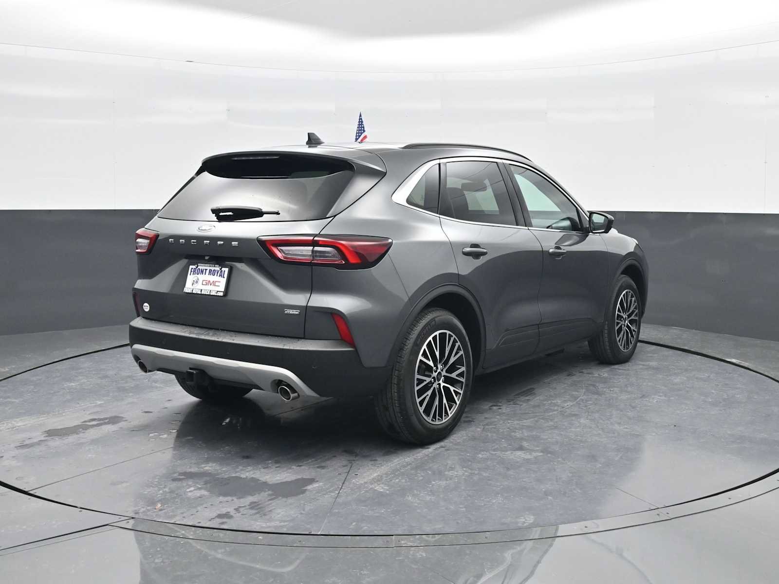 Used 2025 Ford Escape SE w/ PHEV Premium Package image 7