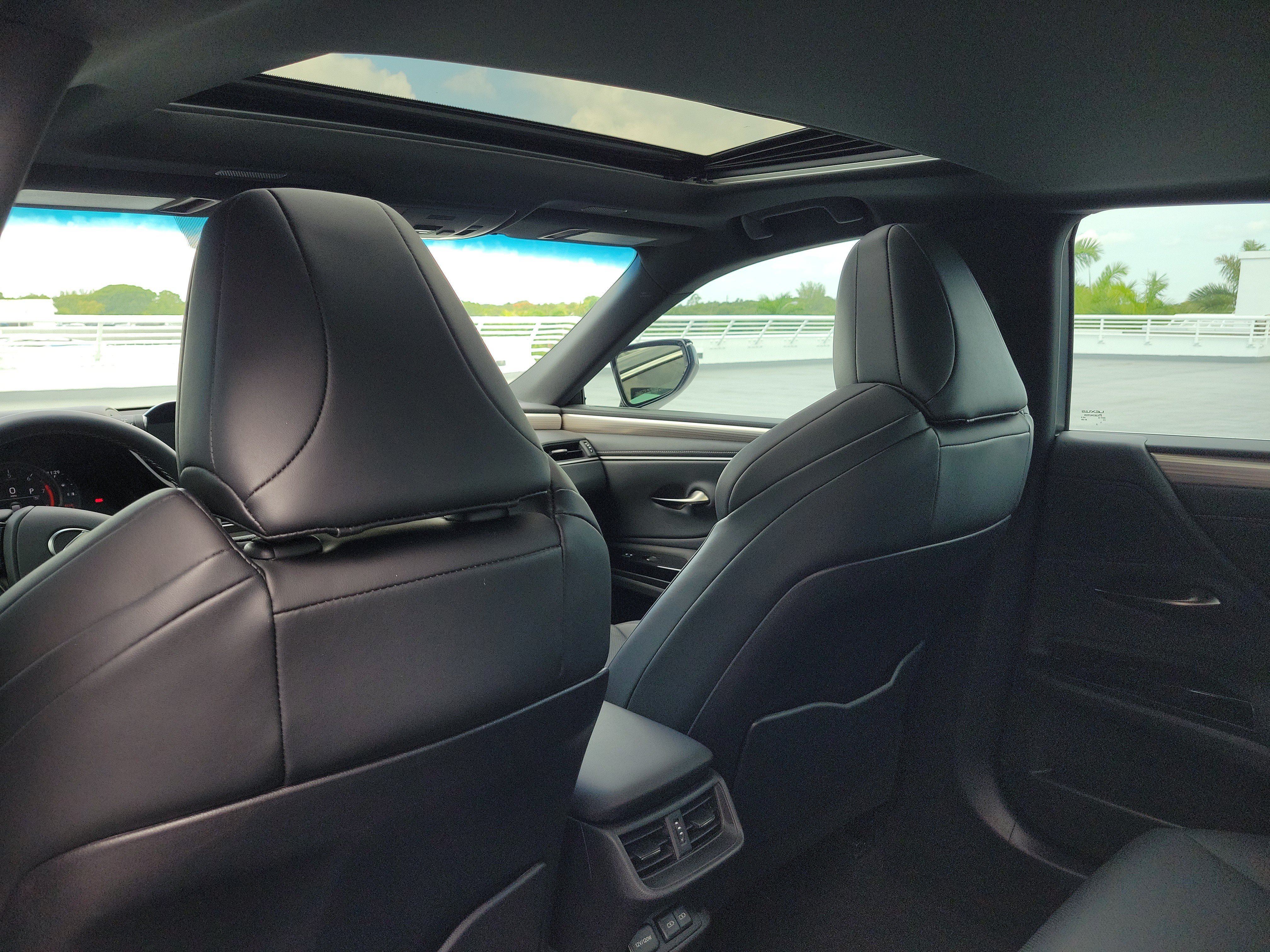 Certified 2023 Lexus ES 350 F Sport FWD image 14