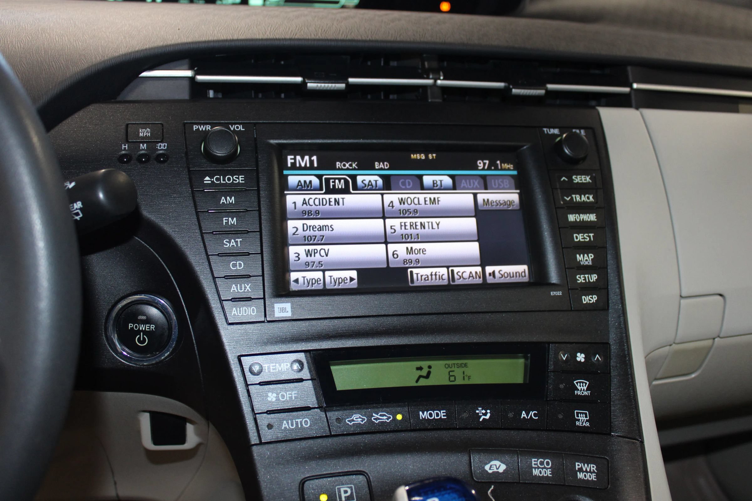 Used 2011 Toyota Prius Three w/ Navigation Pkg FWD image 17
