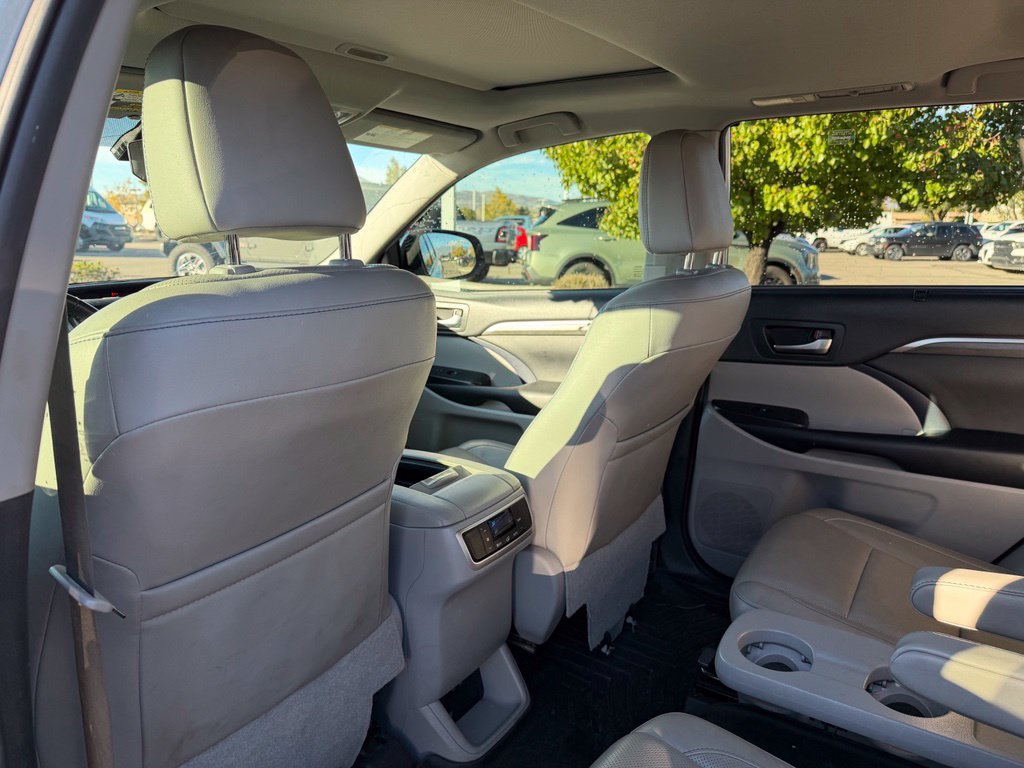 Used 2019 Toyota Highlander Limited AWD/4WD image 19