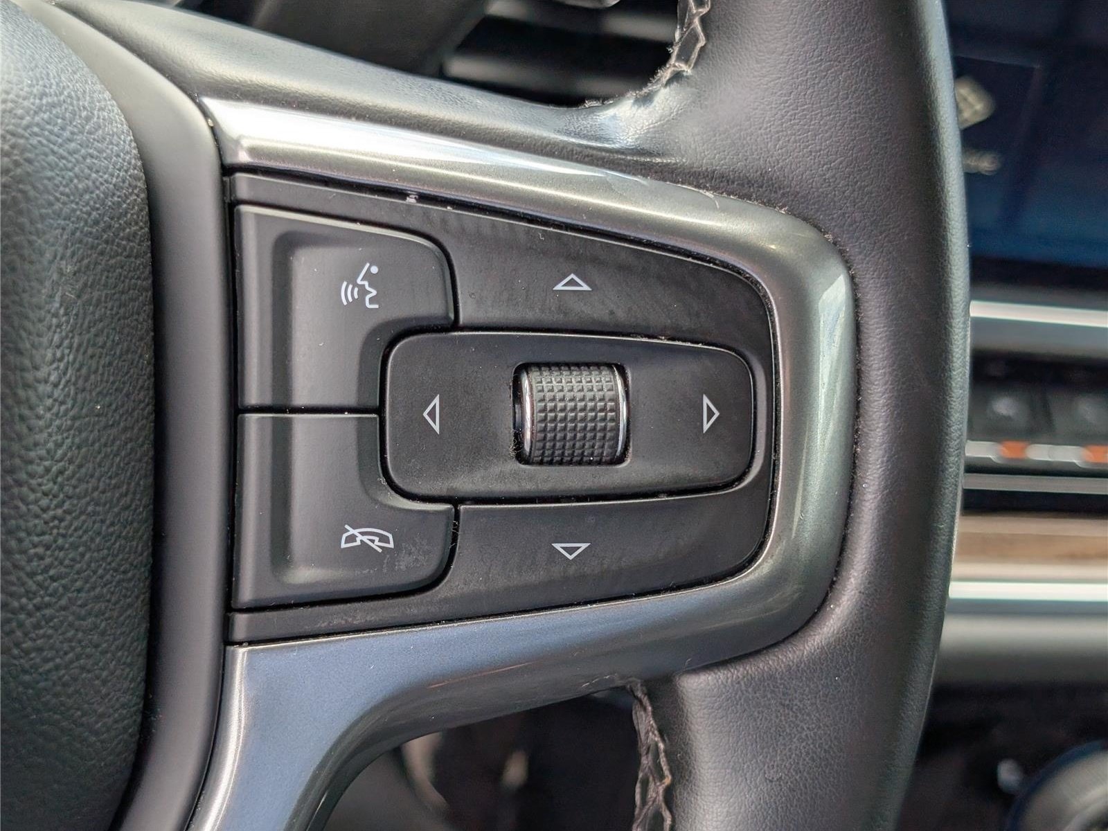 Used 2023 Chevrolet Silverado 1500 LT AWD/4WD image 22