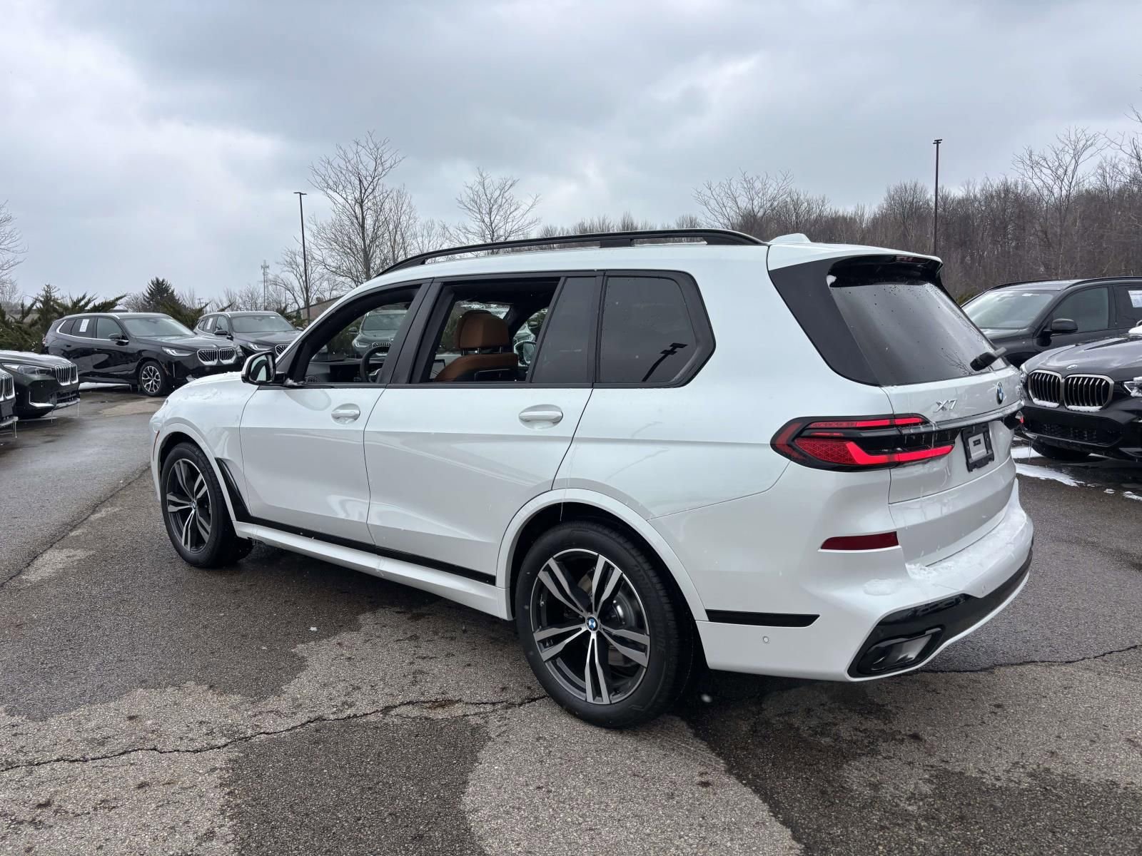 New 2026 BMW X7 xDrive40i w/ M Sport Package image 5