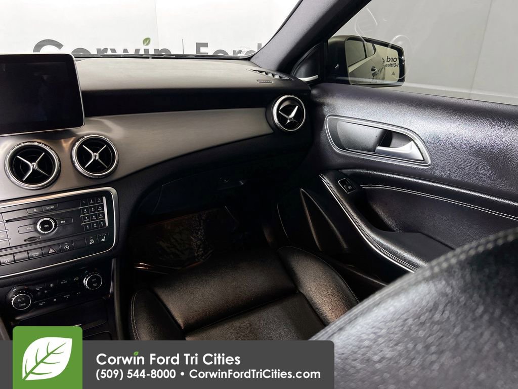 Used 2016 Mercedes-Benz GLA 250 4MATIC image 28
