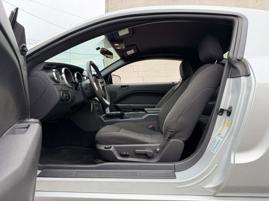 Used 2006 Ford Mustang GT Premium RWD image 15