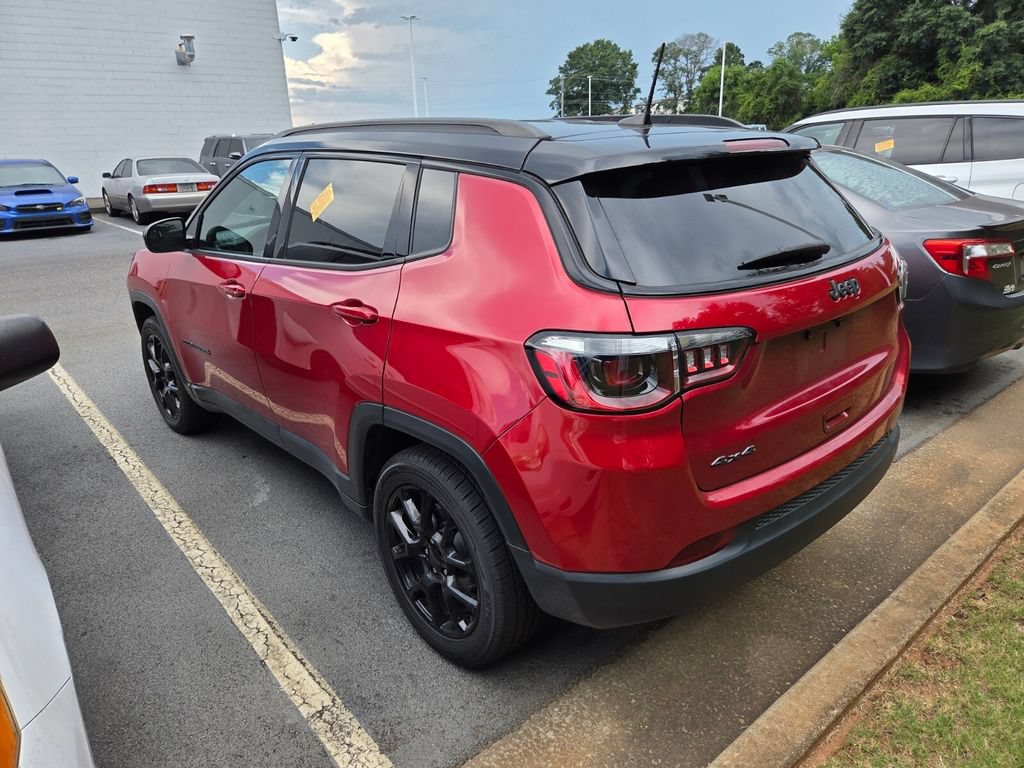 Used 2024 Jeep Compass Latitude w/ Altitude Special Edition AWD/4WD image 8