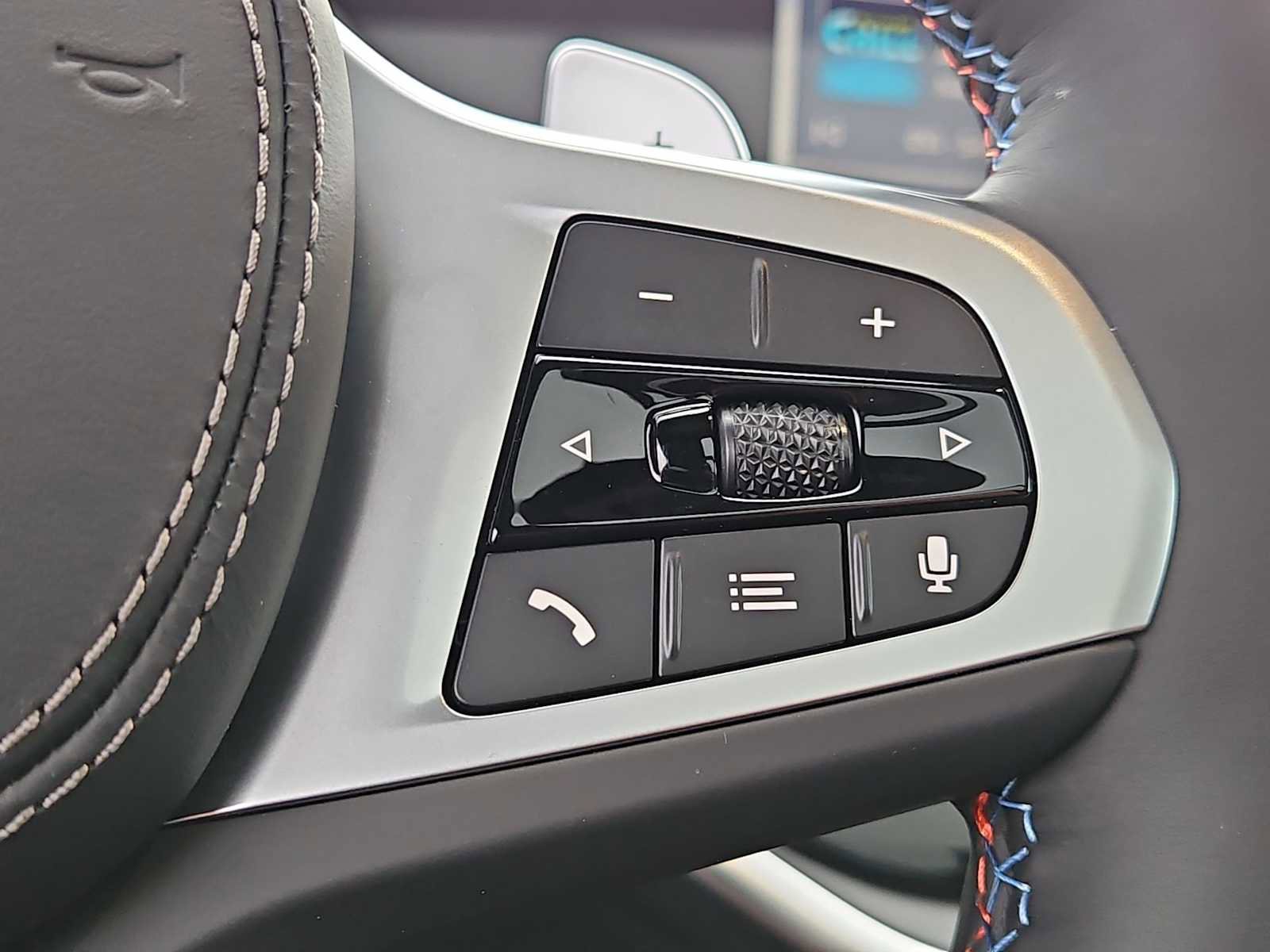 New 2026 BMW X5 M60i w/ Climate Comfort Package image 23