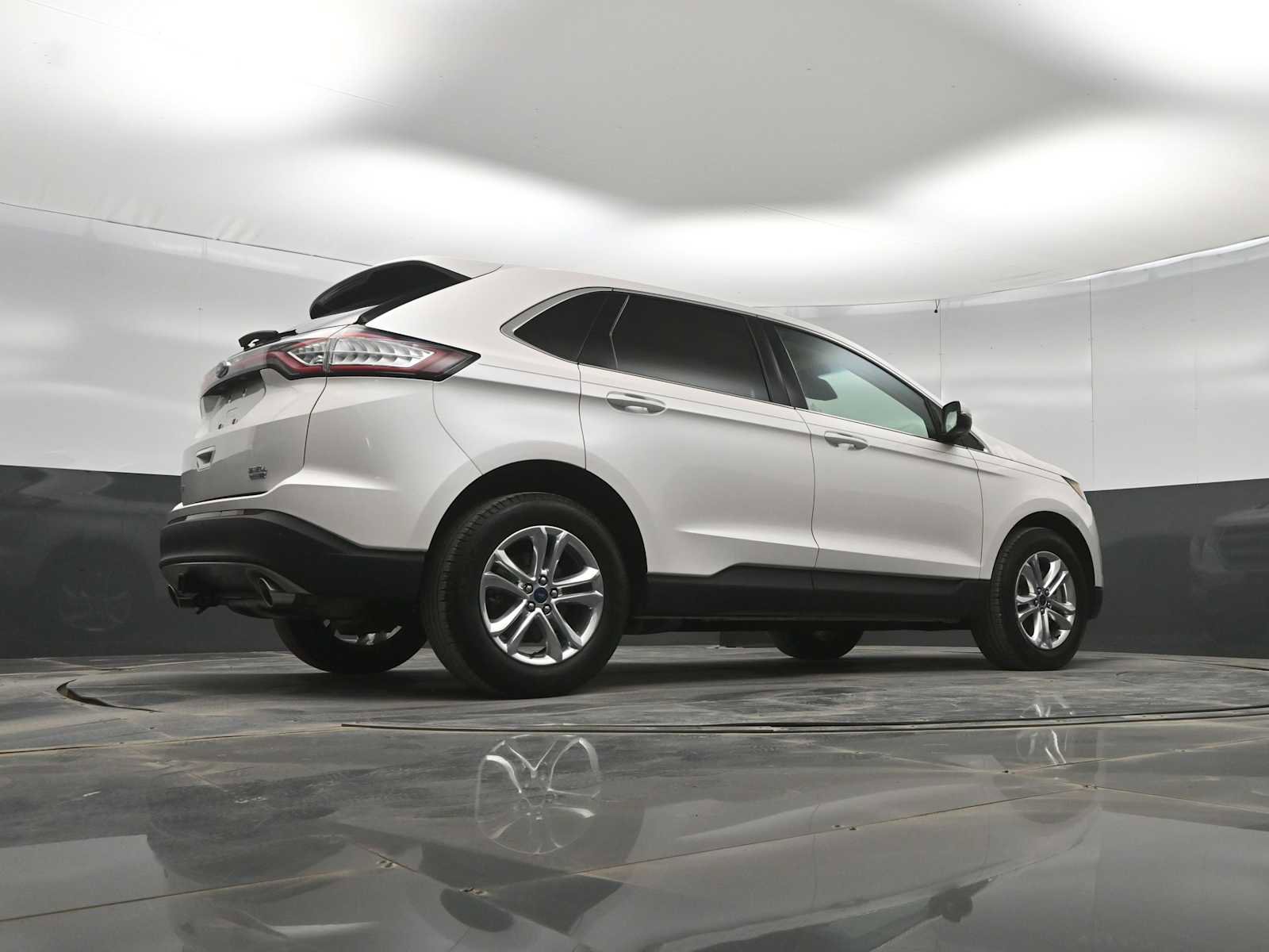 Used 2018 Ford Edge SEL w/ Equipment Group 201A image 37