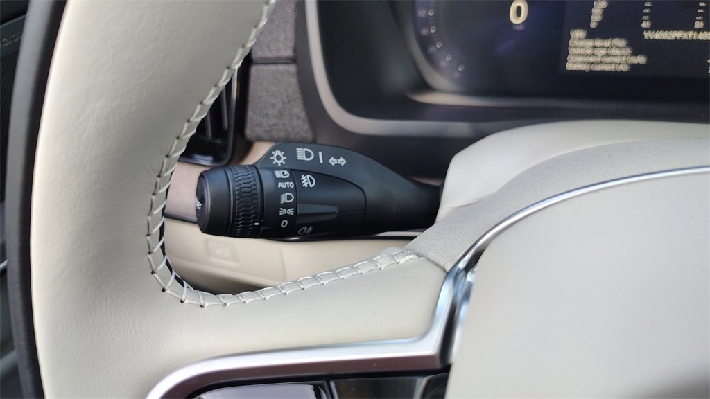 New 2026 Volvo XC90 B6 Ultra image 18