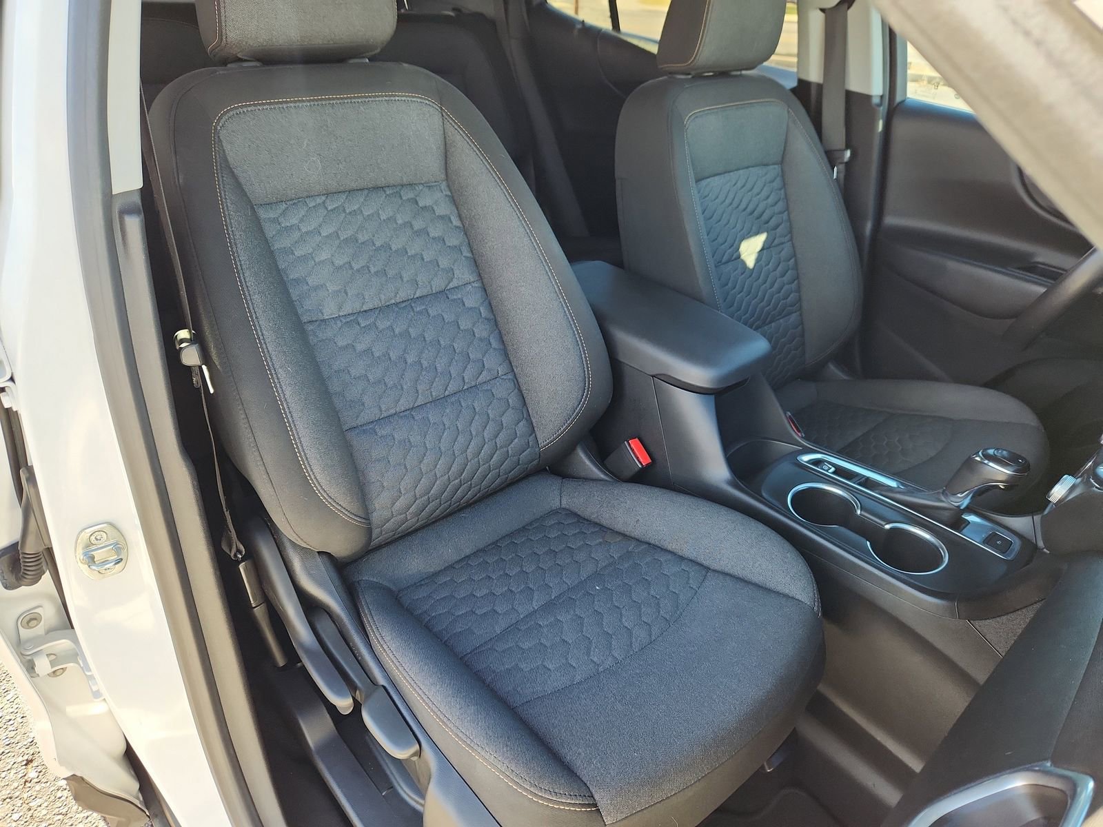 Used 2019 Chevrolet Equinox LT image 14