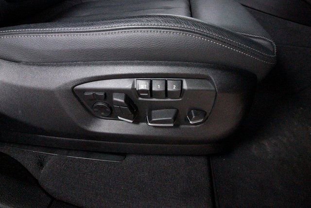 Used 2019 BMW X6 xDrive50i w/ M Sport Package image 29