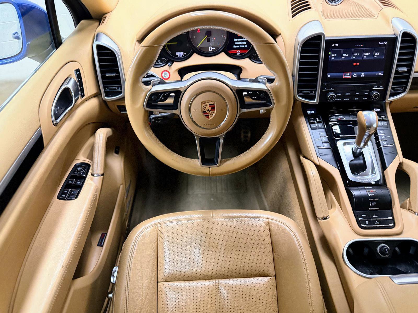 Used 2017 Porsche Cayenne S image 2