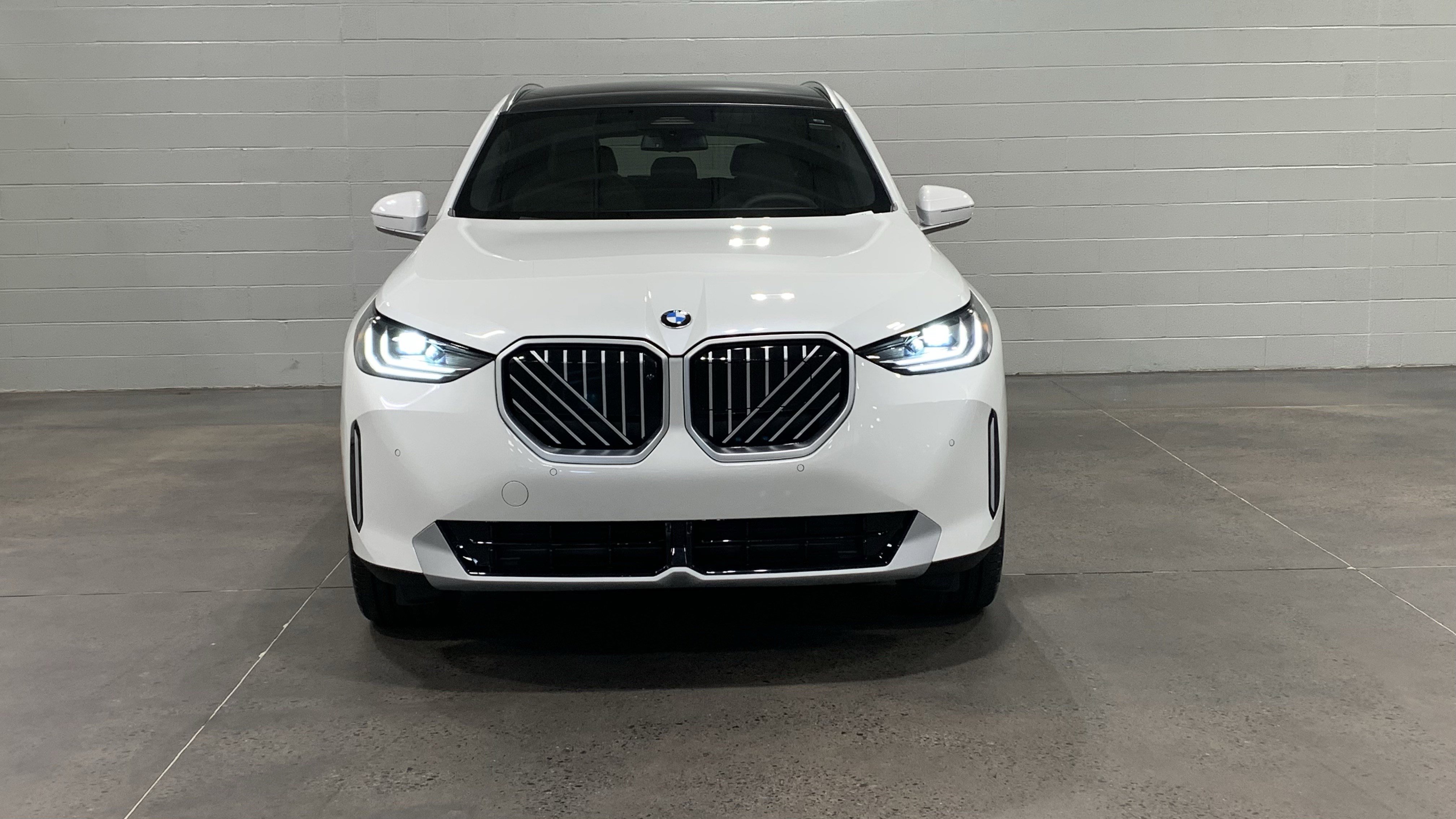 Used 2026 BMW X3 xDrive30 w/ Premium Package image 2