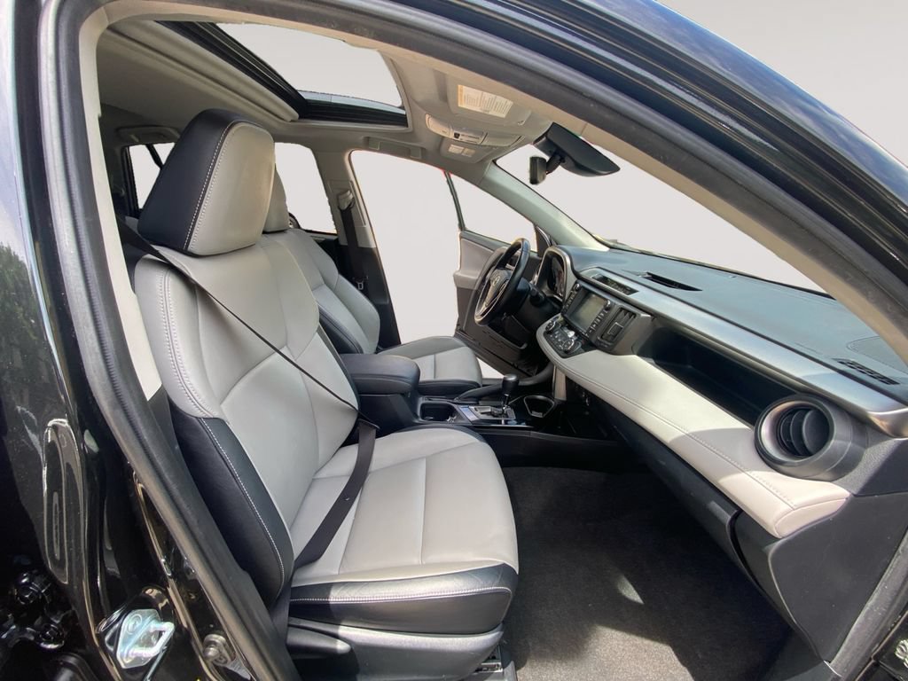 Used 2016 Toyota RAV4 Limited AWD/4WD image 15
