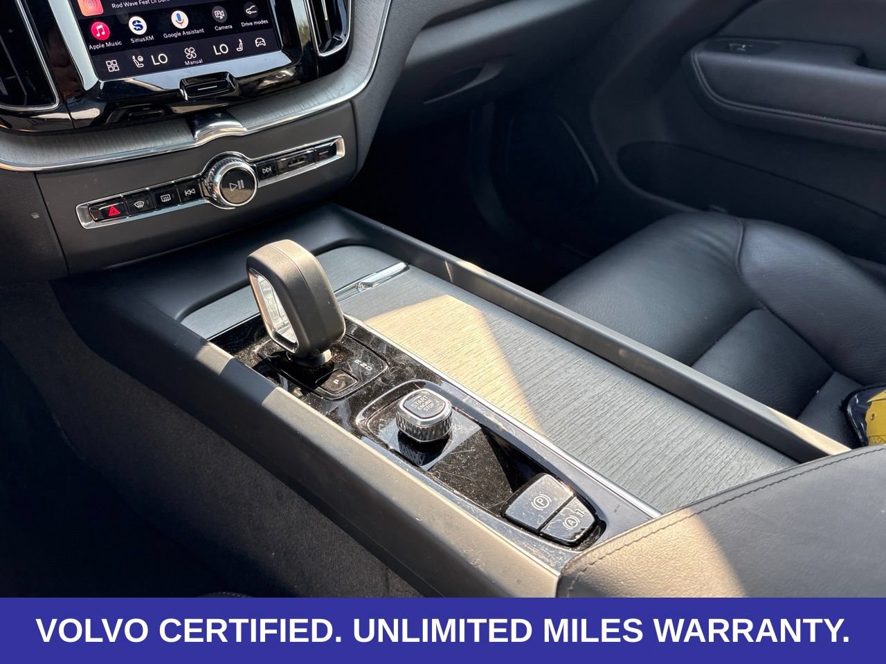 Certified 2025 Volvo XC60 B5 Plus AWD/4WD image 18
