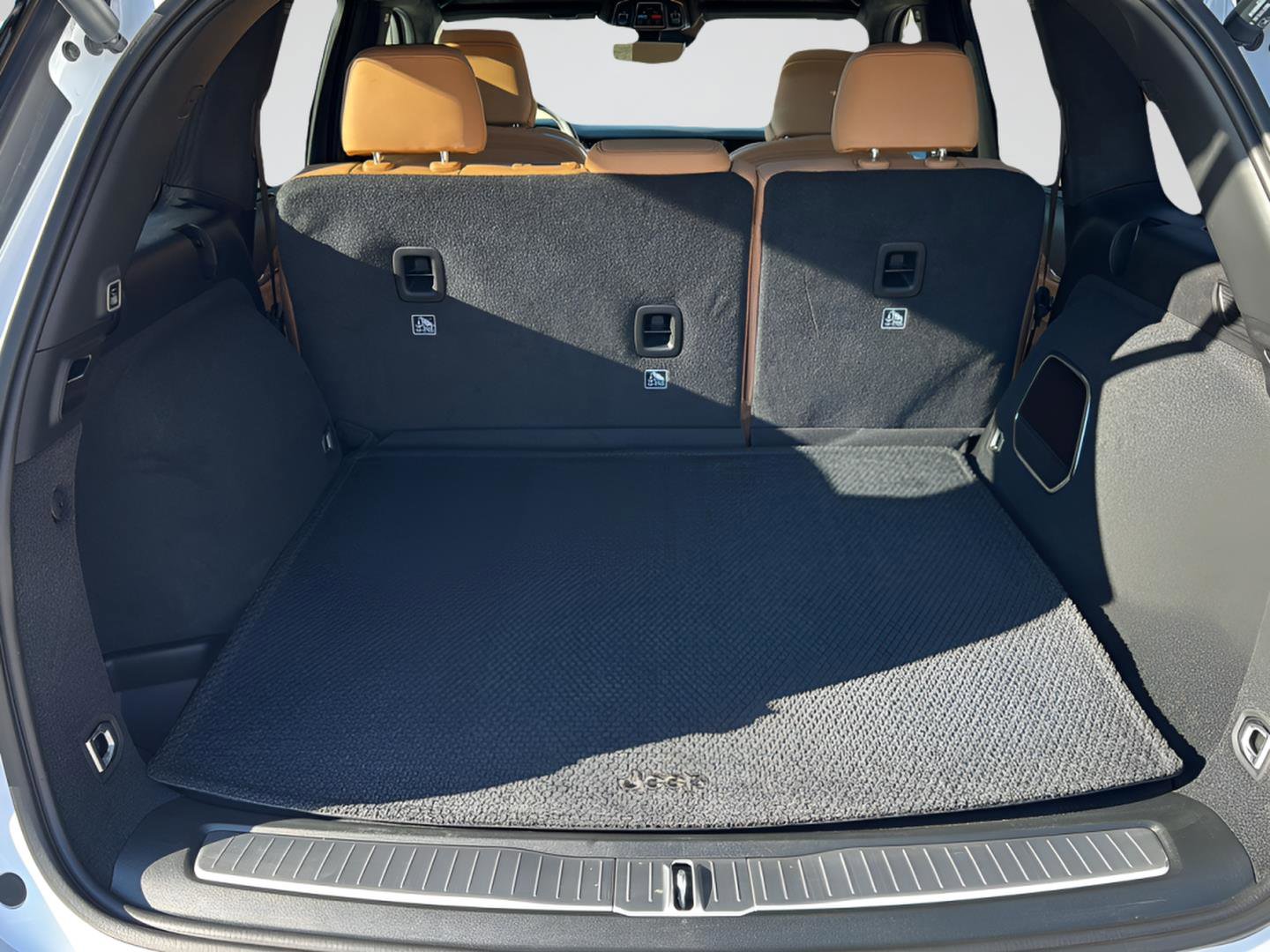 New 2026 Jeep Grand Cherokee Summit w/ Obsidian Package image 28