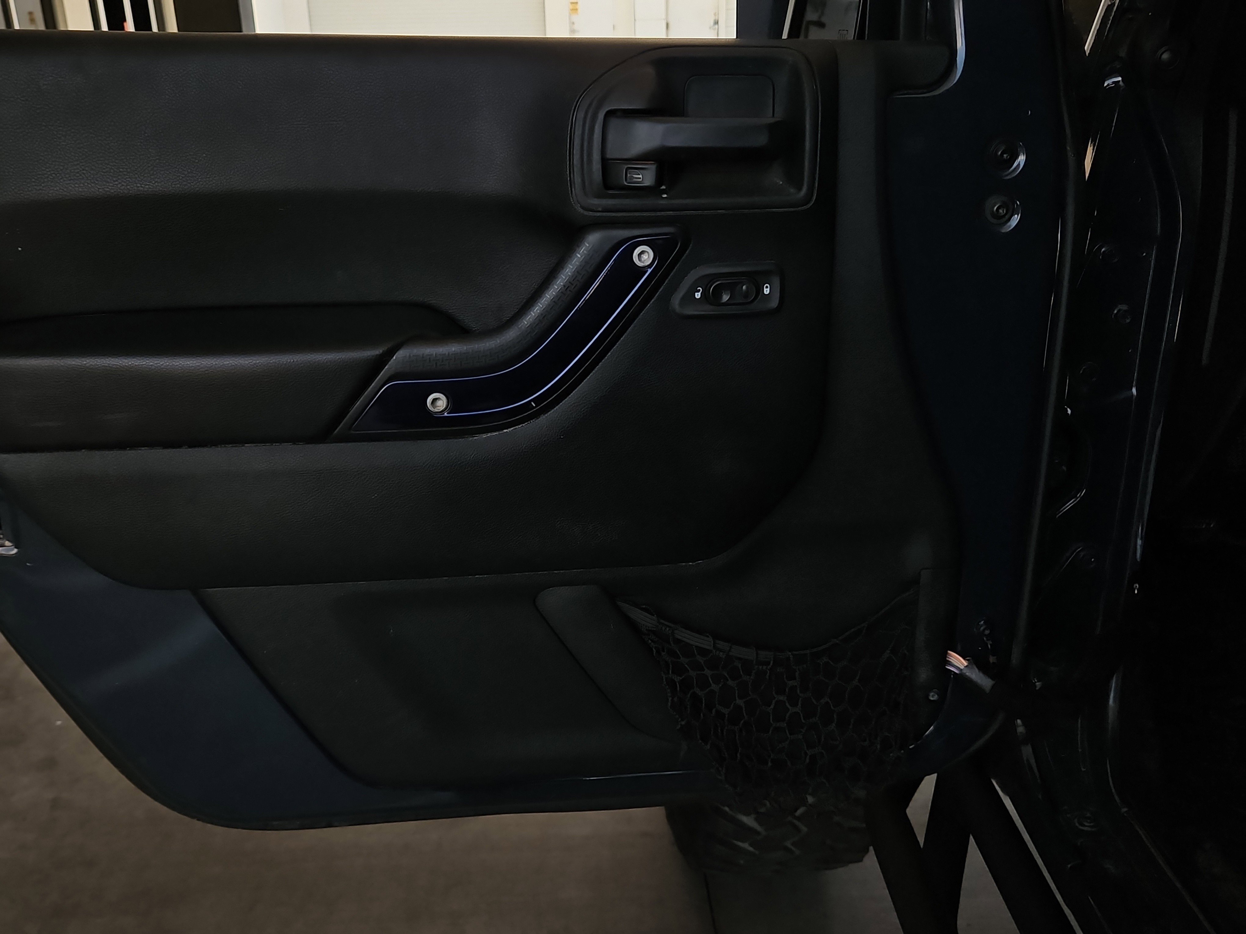 Used 2016 Jeep Wrangler Unlimited Rubicon w/ Connectivity Group image 6