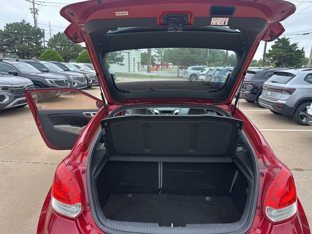 Used 2012 Hyundai Veloster FWD image 12