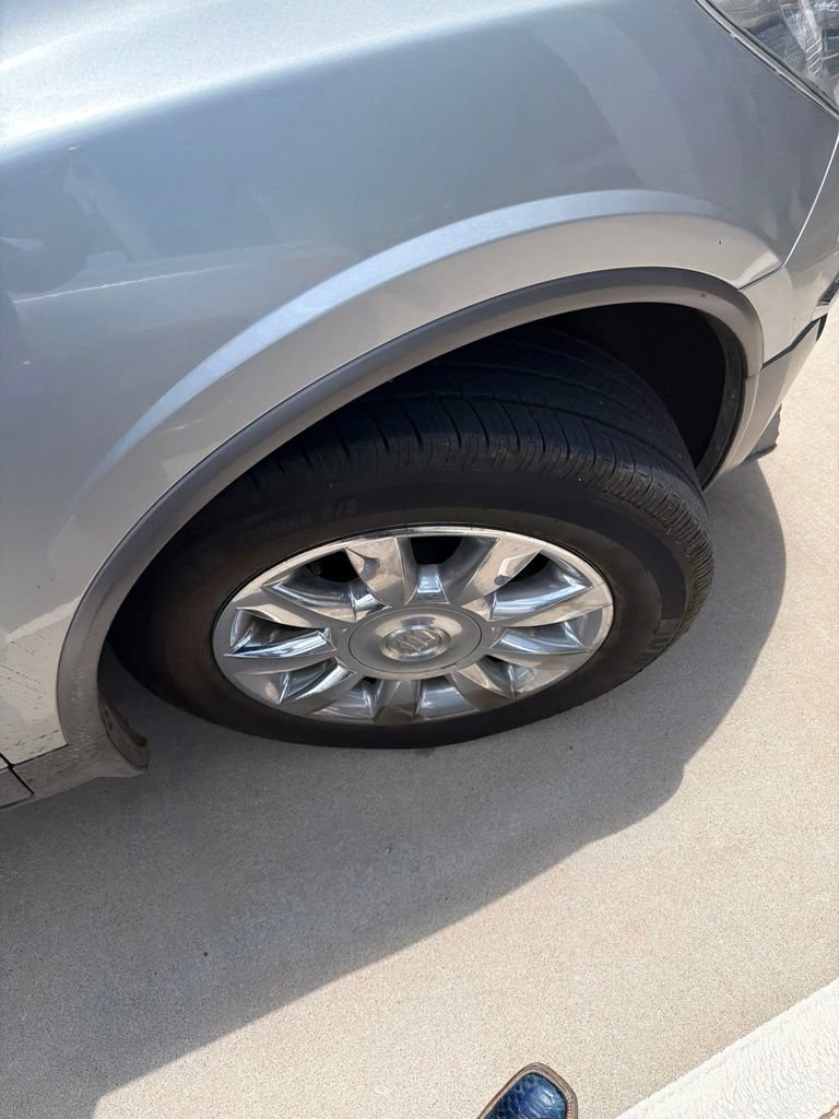 Used 2012 Buick Enclave Premium FWD image 7
