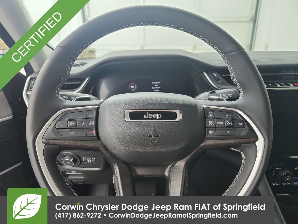 Used 2023 Jeep Grand Cherokee Limited w/ Black Appearance Package AWD/4WD image 21
