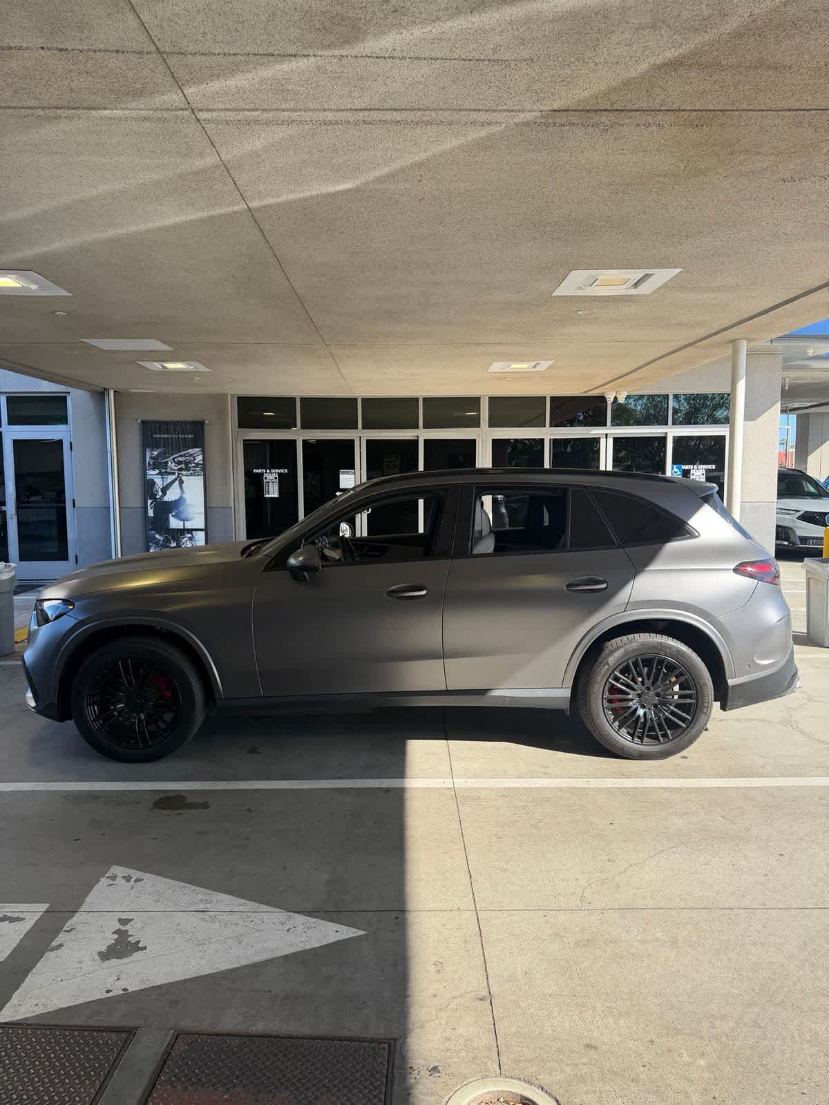 Used 2024 Mercedes-Benz GLC 300 4MATIC image 3