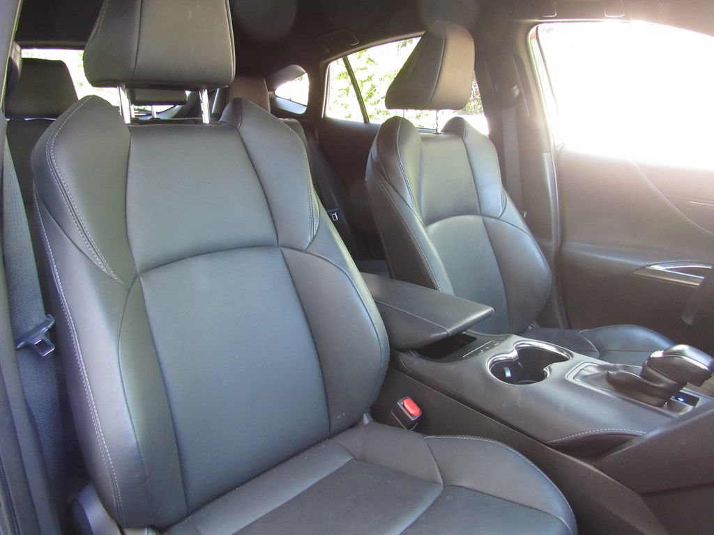 Certified 2022 Toyota Venza XLE AWD/4WD image 19