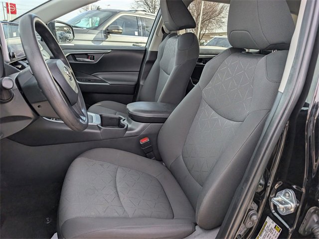 Used 2024 Toyota RAV4 XLE image 25