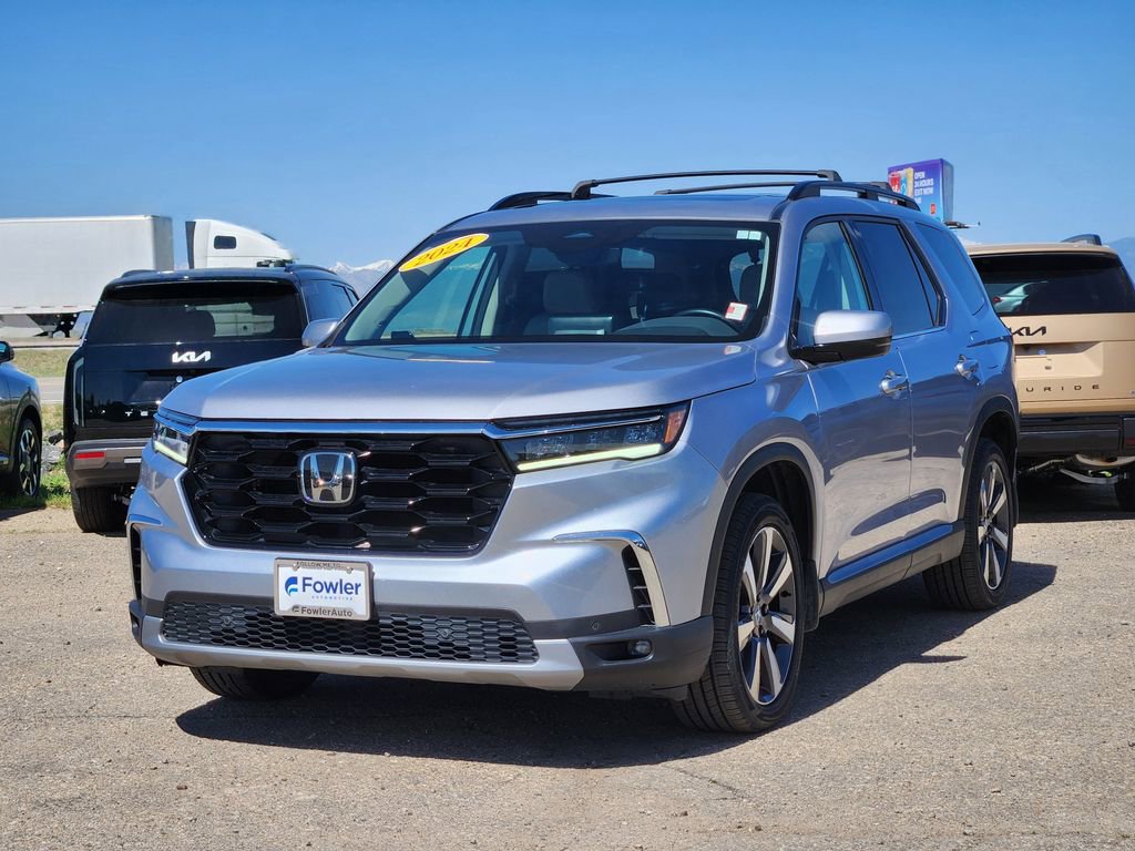 Used 2024 Honda Pilot Touring image 3