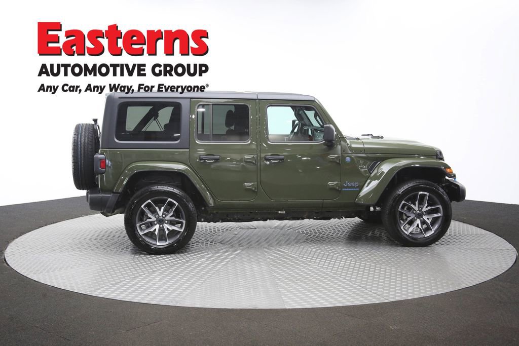 Used 2024 Jeep Wrangler Unlimited AWD/4WD image 44