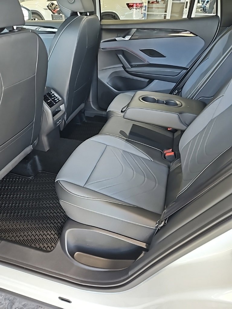 New 2026 Volkswagen Tiguan SE R-Line image 23