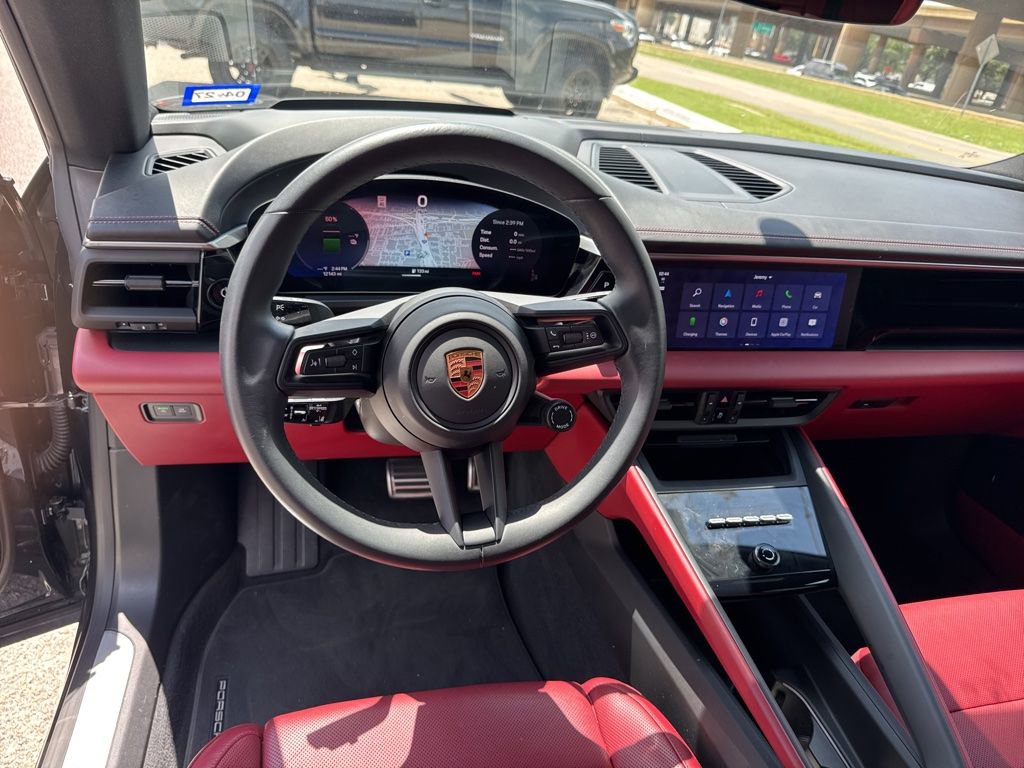 Used 2025 Porsche Macan 4S Electric AWD/4WD image 19