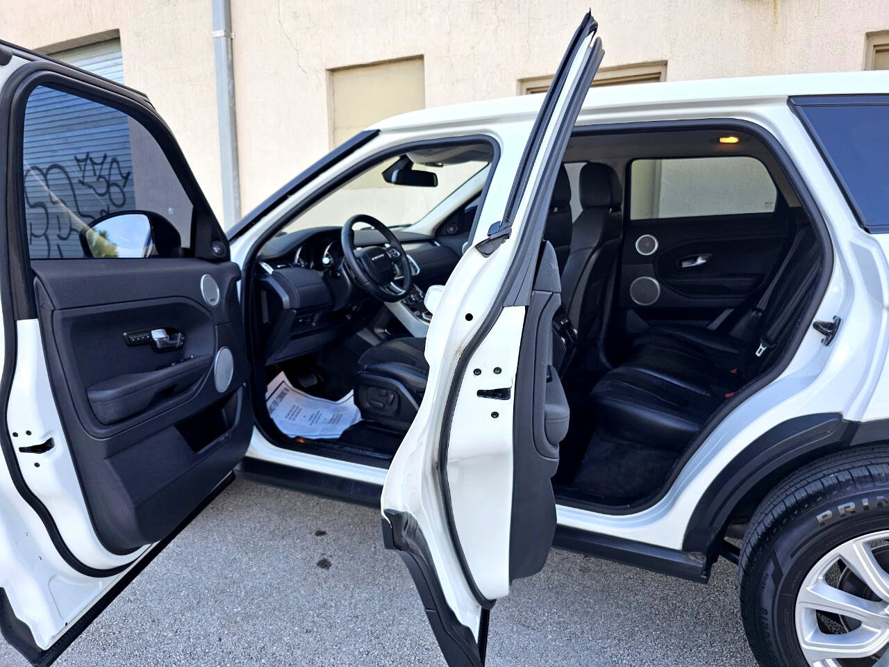 Used 2015 Land Rover Range Rover Evoque Pure image 18