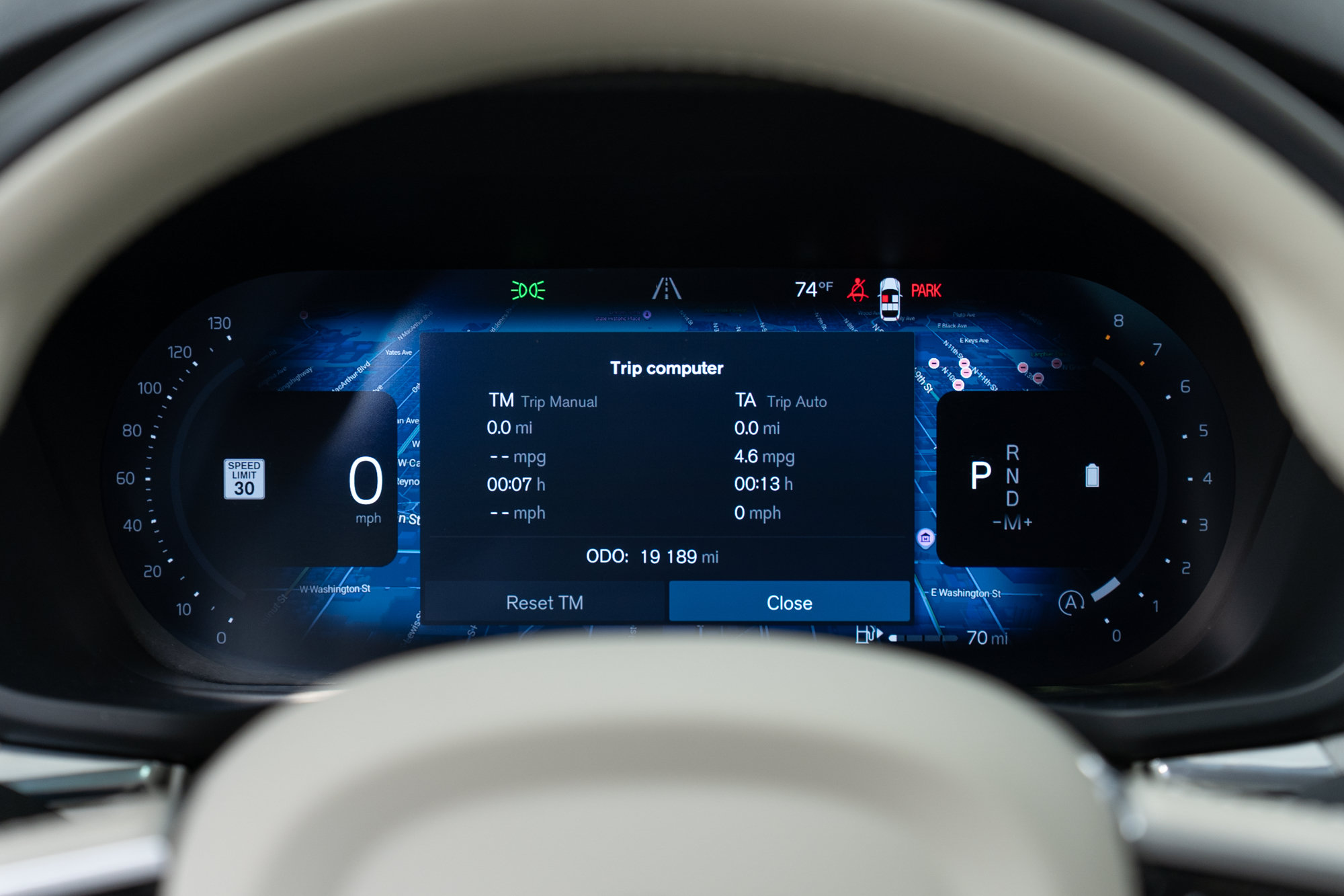 Certified 2025 Volvo XC60 B5 Plus AWD/4WD image 18