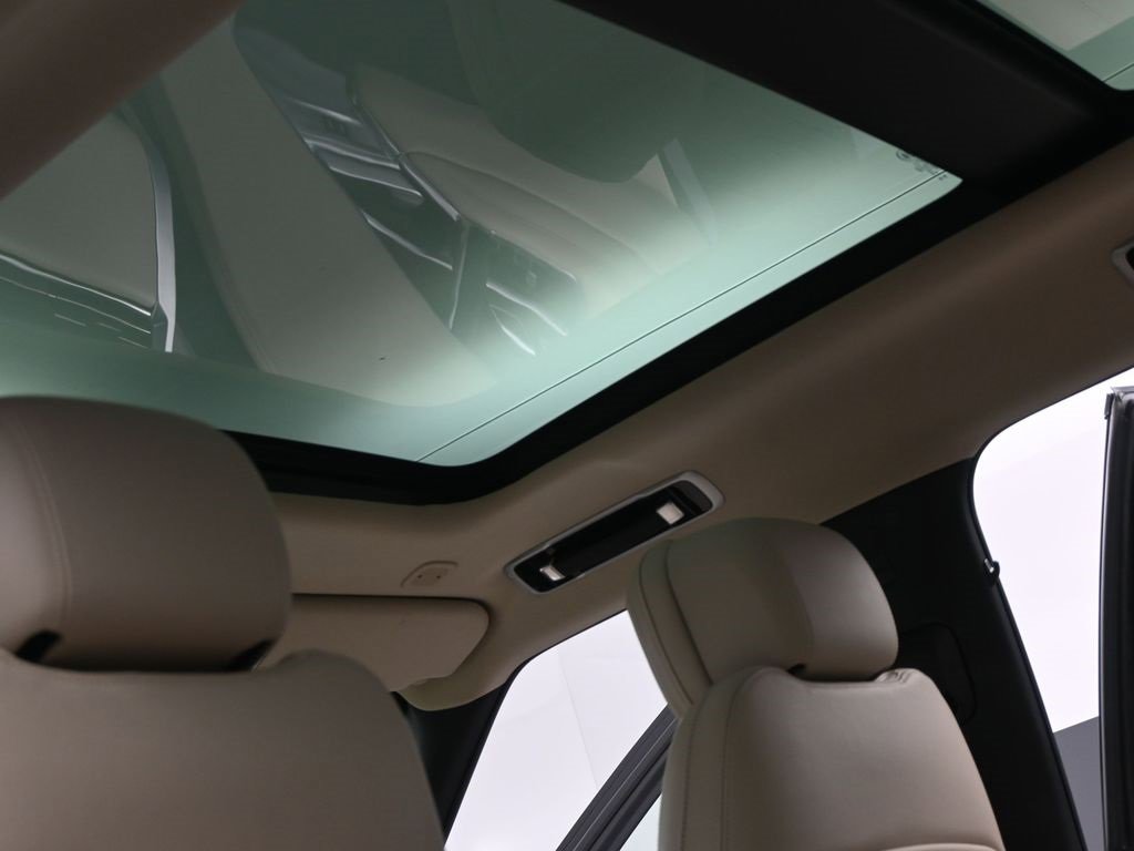 Used 2024 Land Rover Range Rover SE image 26