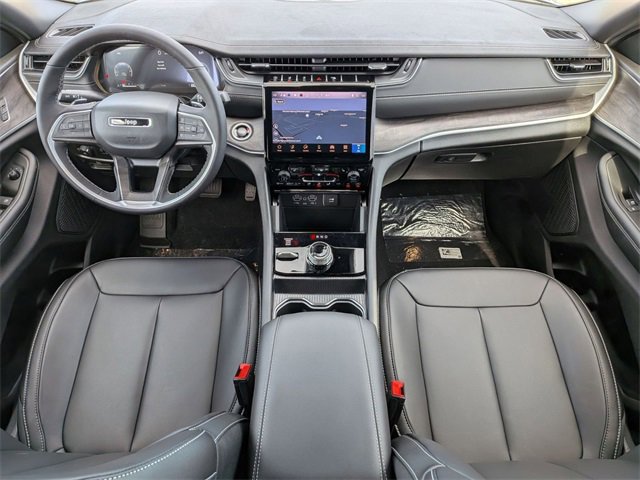 New 2025 Jeep Grand Cherokee Limited w/ Black Appearance Package image 27