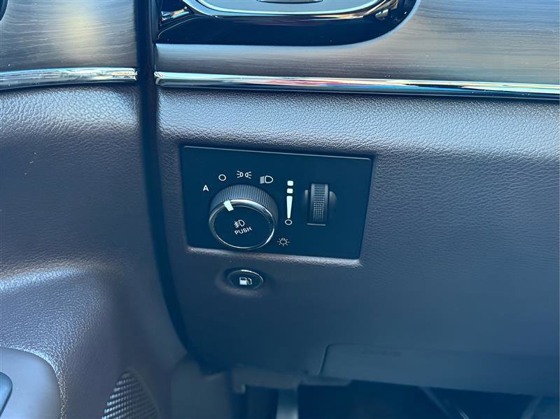 Used 2019 Jeep Grand Cherokee Overland RWD image 19