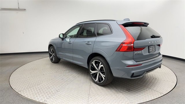 Certified 2023 Volvo XC60 B5 Ultimate w/ Climate Package image 4