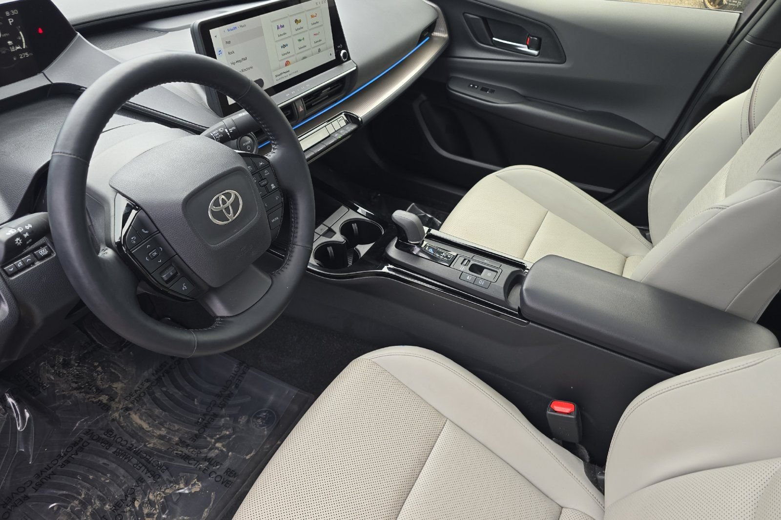 Used 2024 Toyota Prius XLE AWD/4WD image 7