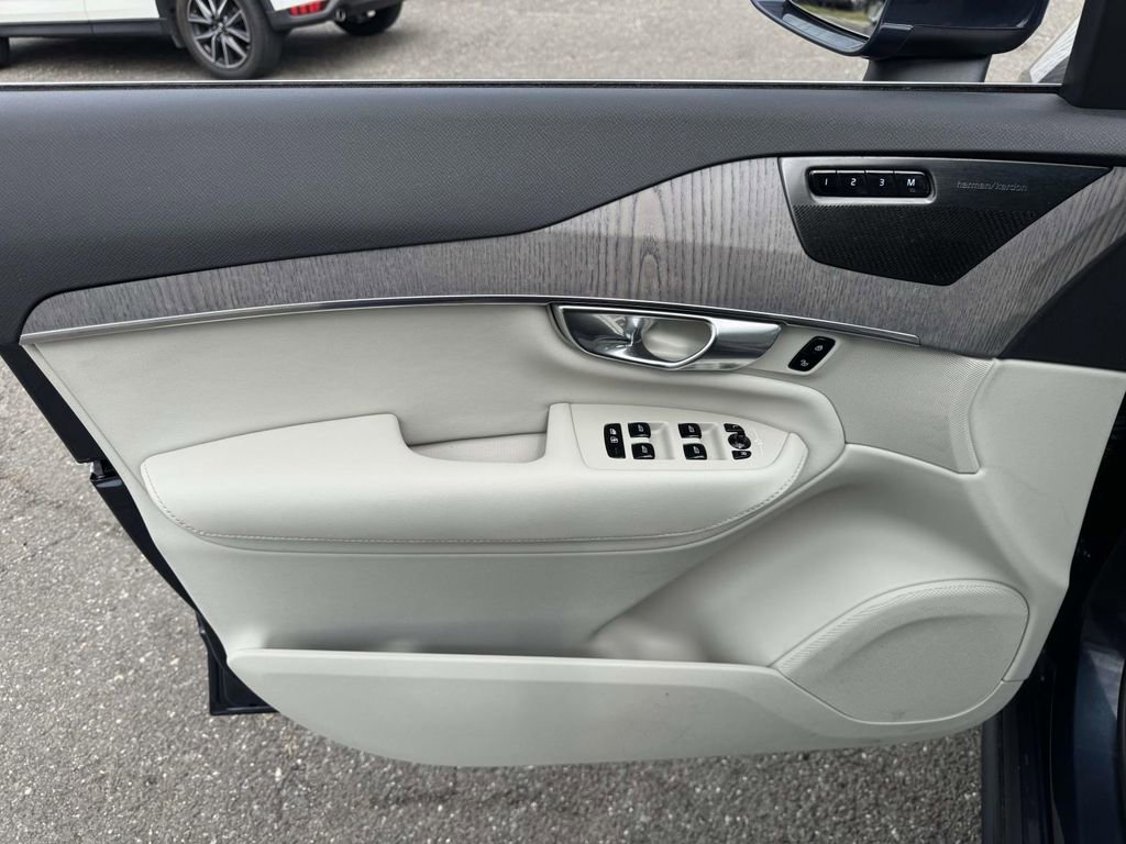 Used 2023 Volvo XC90 B6 Plus w/ Protection Package Premier image 14