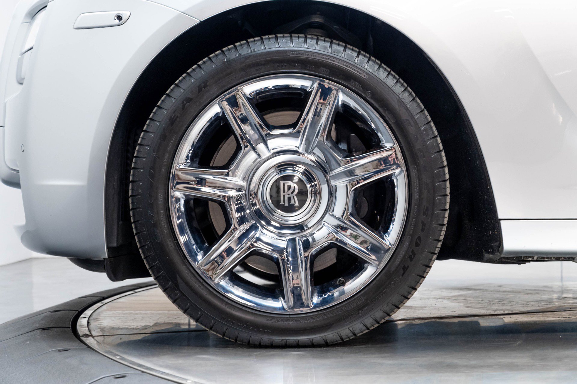 Used 2012 Rolls-Royce Ghost RWD image 55