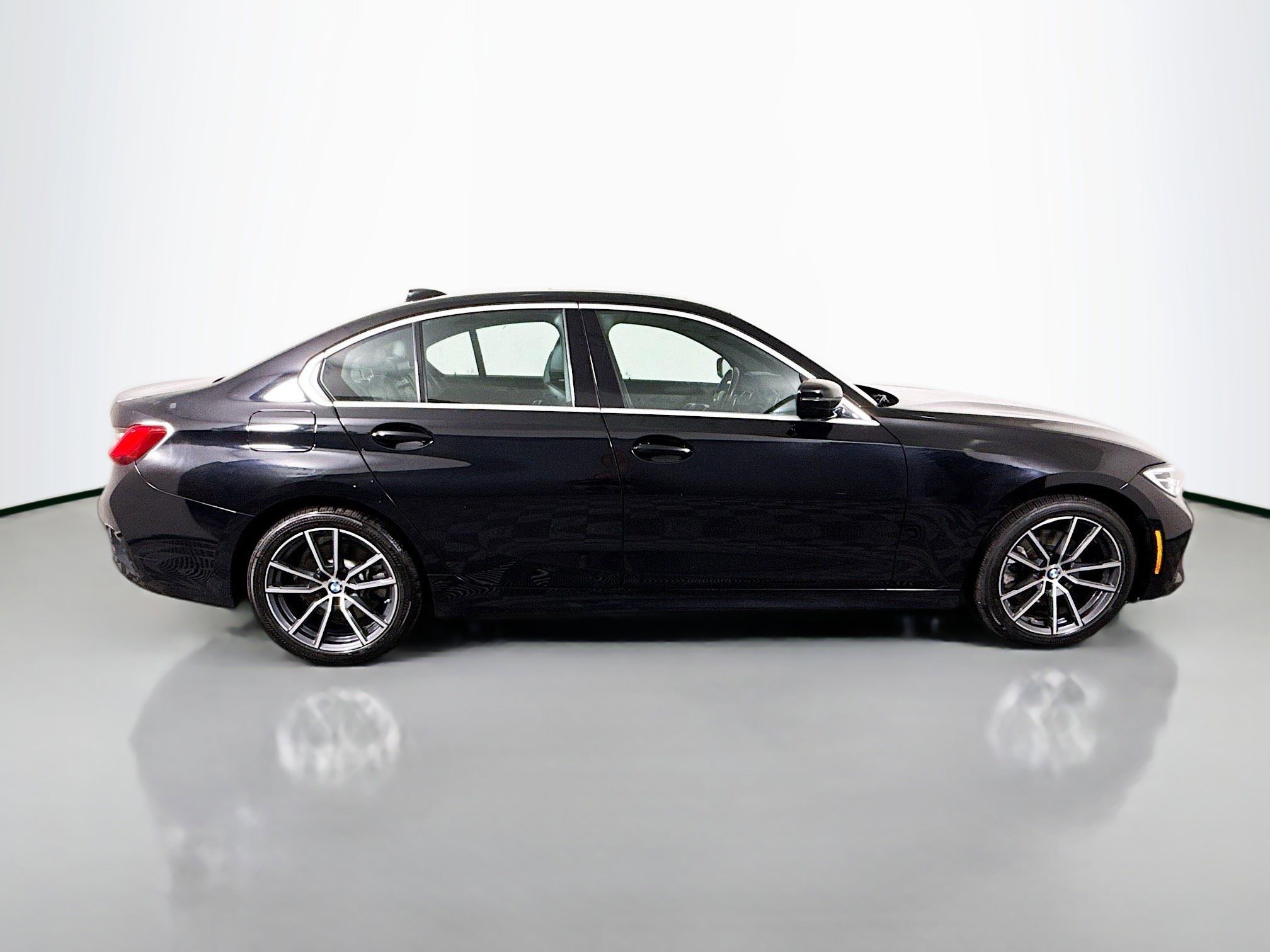 Used 2019 BMW 330i xDrive Sedan w/ Convenience Package AWD/4WD image 11