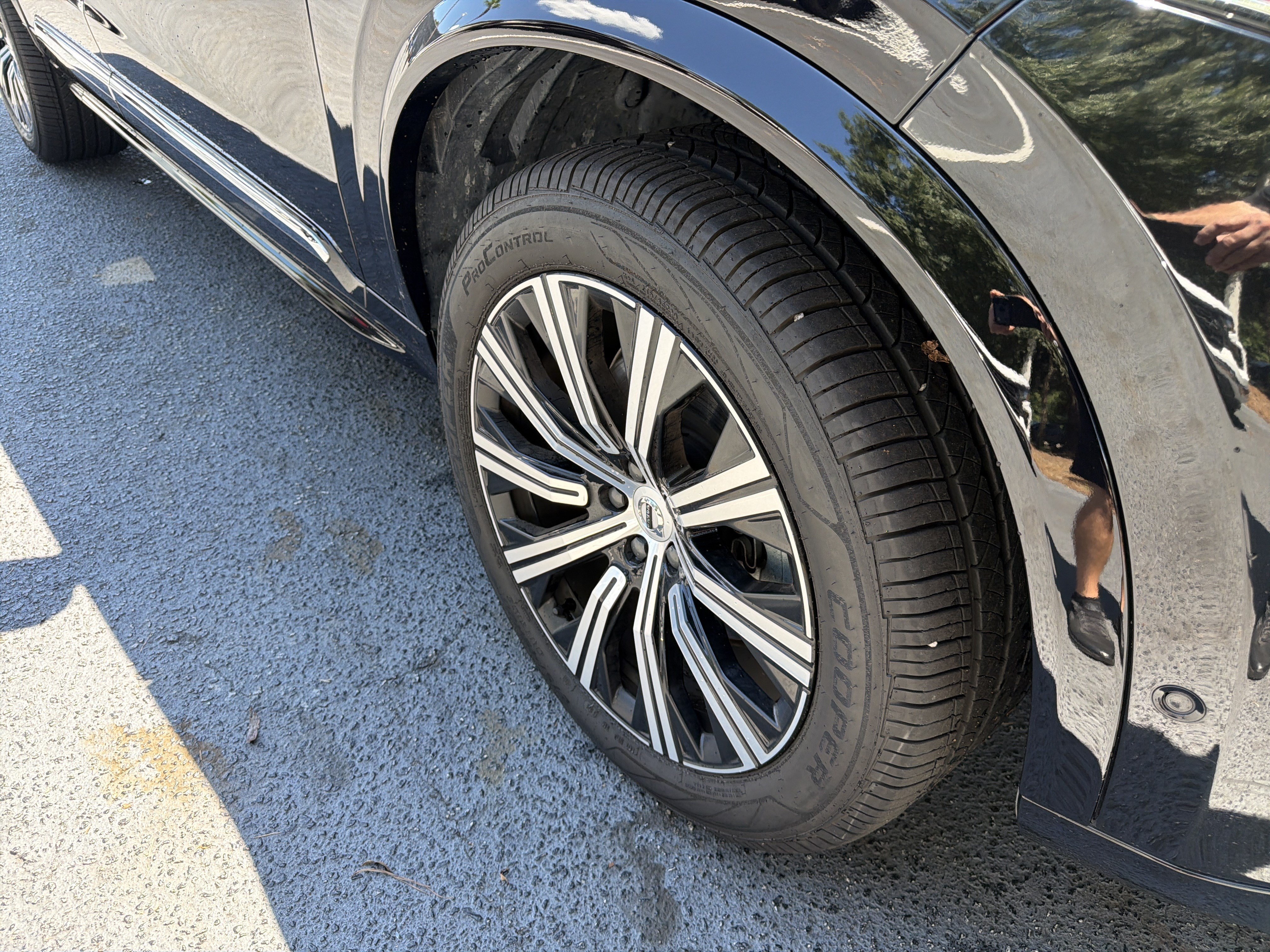 Used 2023 Volvo XC90 B6 Plus AWD/4WD image 11