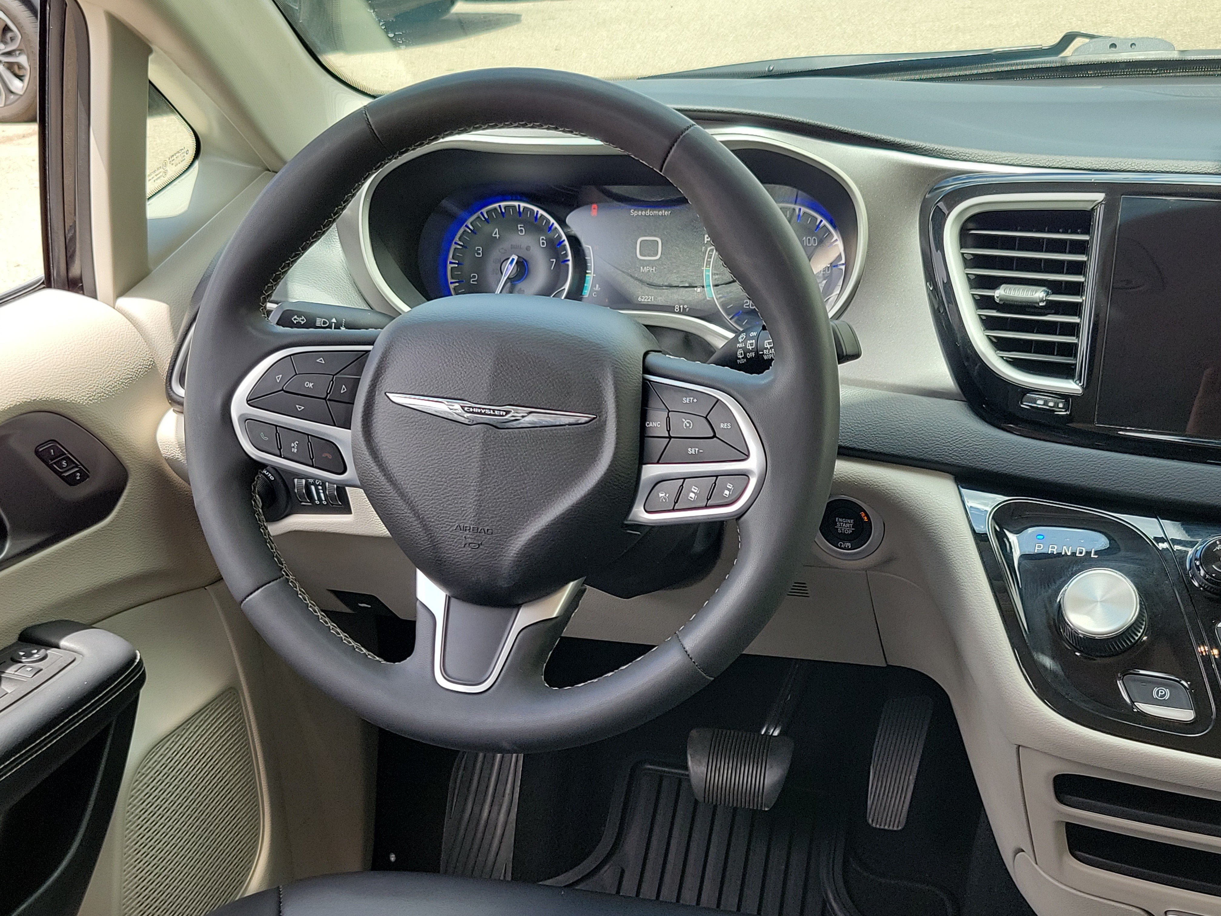 Used 2023 Chrysler Pacifica Touring-L FWD image 20
