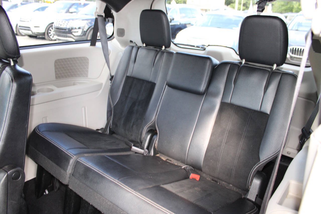 Used 2018 Dodge Grand Caravan SXT FWD image 20
